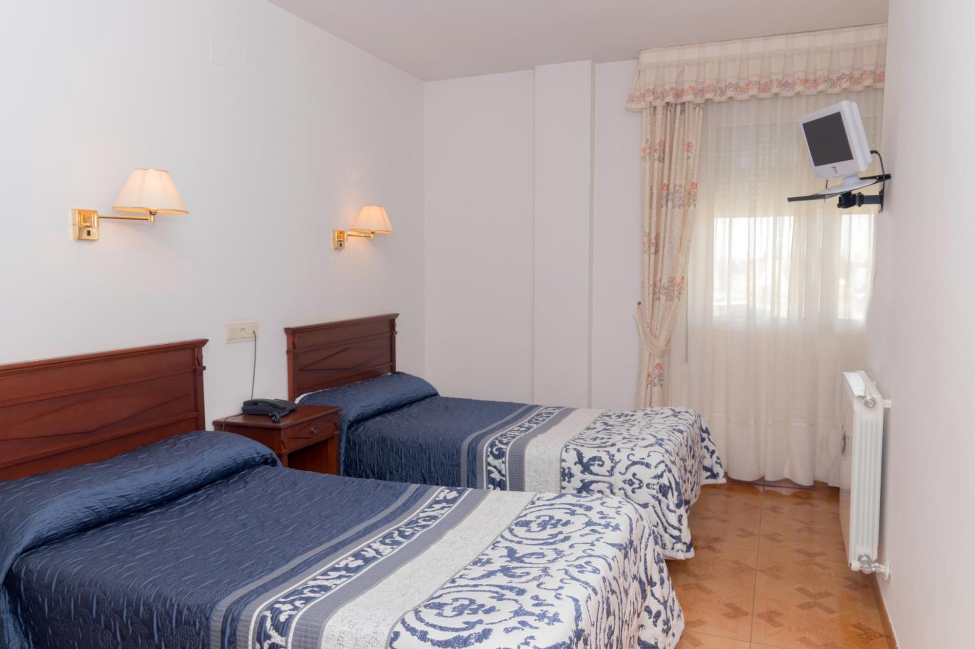 Hotel Avenida III ビジャダンゴス・デル・パラモ 部屋 写真