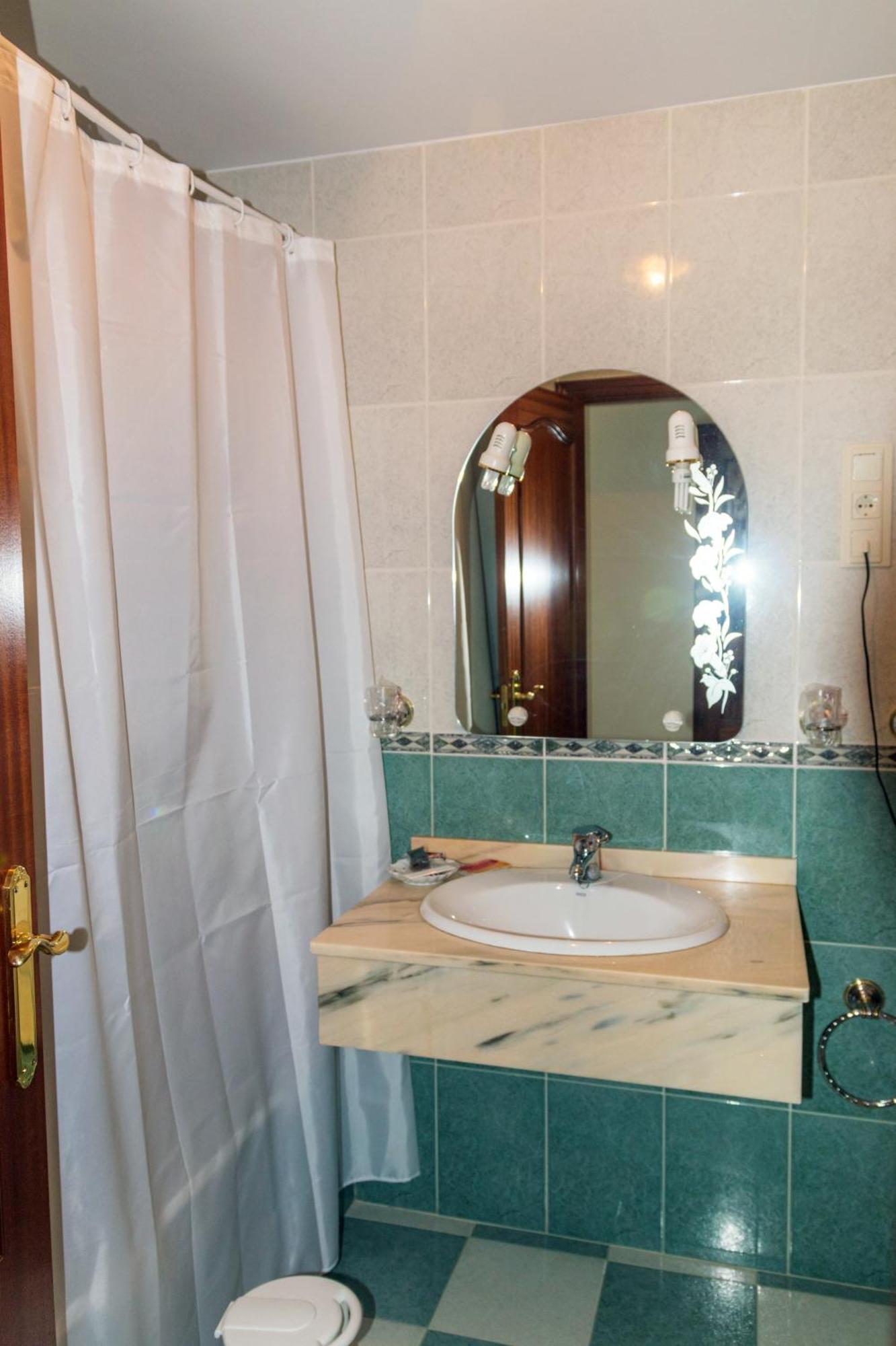 Hotel Avenida III ビジャダンゴス・デル・パラモ 部屋 写真