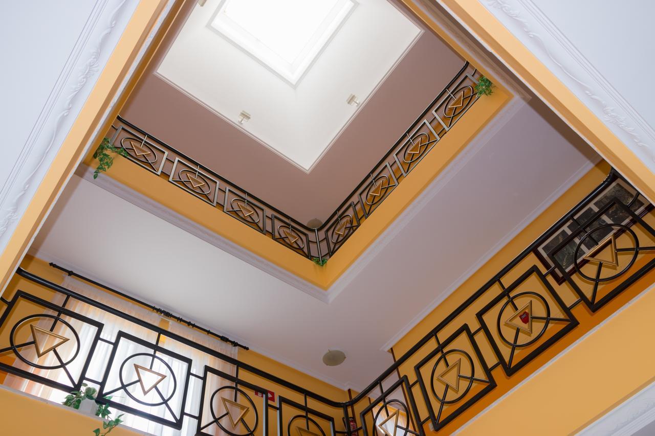 Hotel Avenida III ビジャダンゴス・デル・パラモ エクステリア 写真