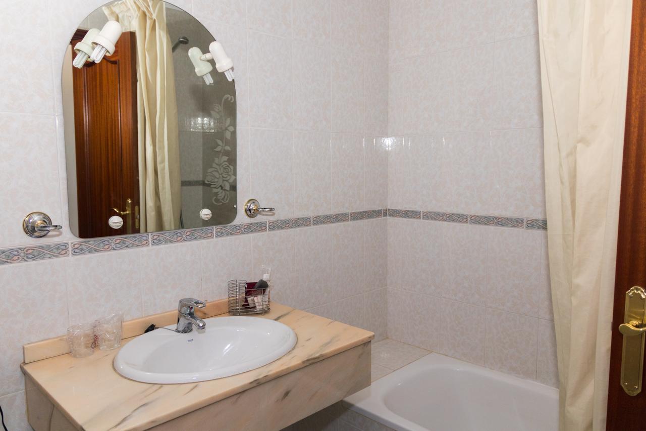 Hotel Avenida III ビジャダンゴス・デル・パラモ エクステリア 写真